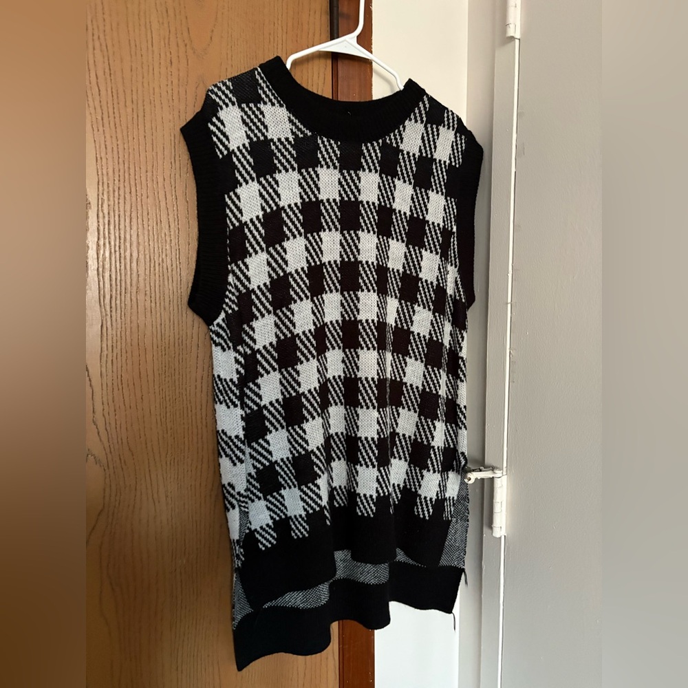 SHEIN Black and White Checkered Sweater Vest